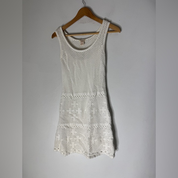 Sundance Dresses & Skirts - Sundance Crochet Dress‎ Size Small White Mini Sleeveless Cotton Slip Lining